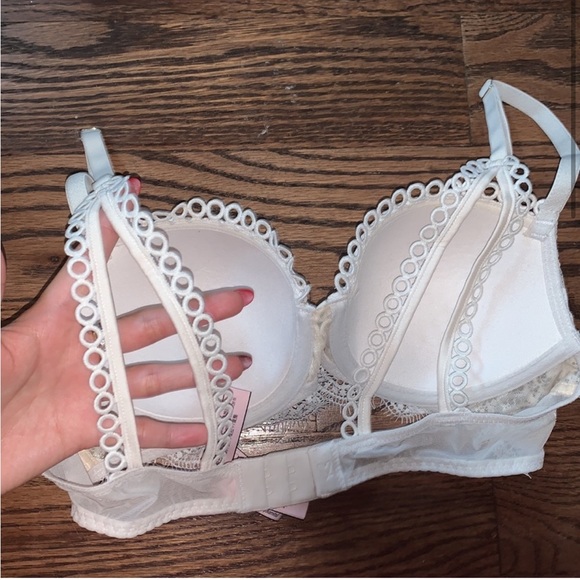 NWOT VS Victoria’s Secret Angels Demi Lace White Bra 32C - Picture 2 of 4